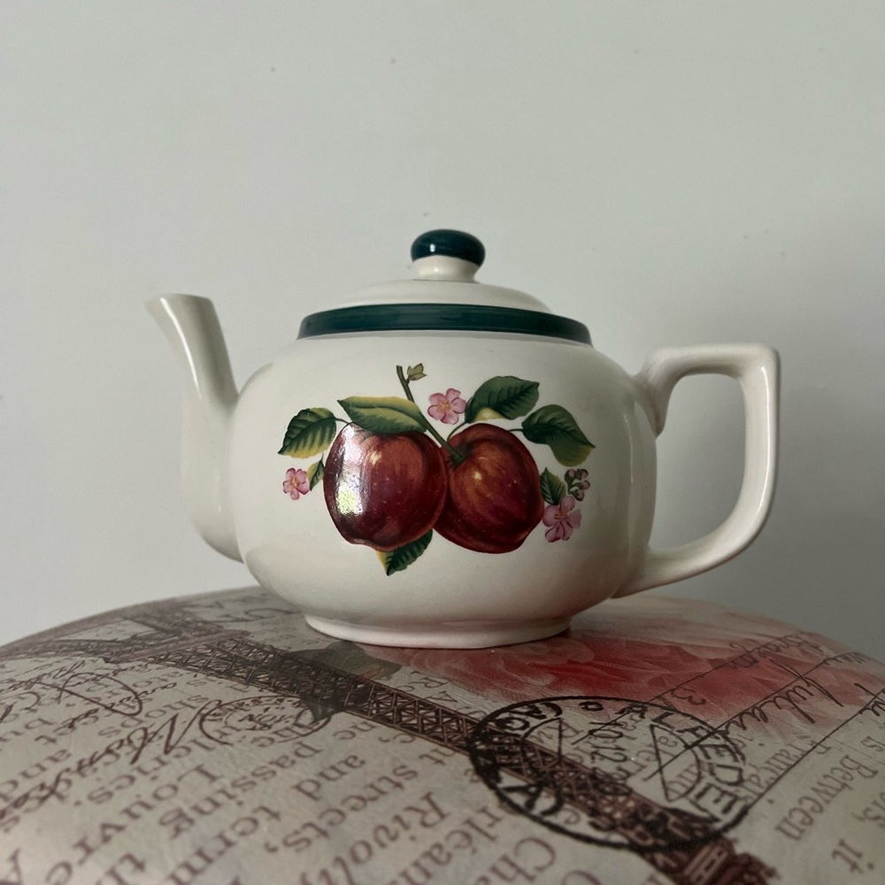 Ceramic Tea pot - Picture 2 of 5